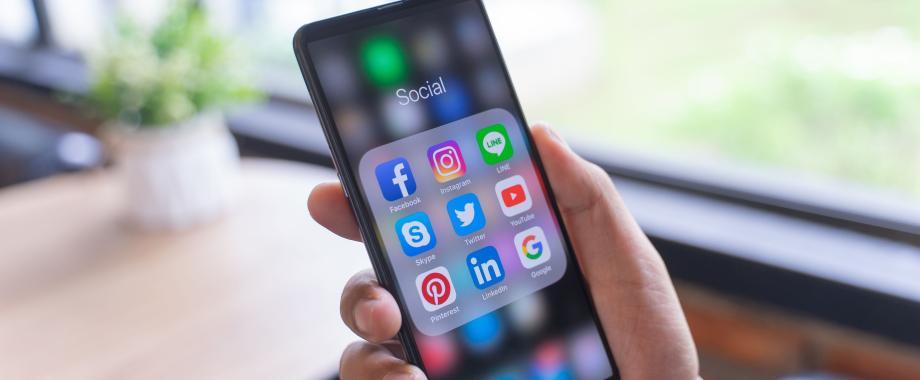 Médias sociaux